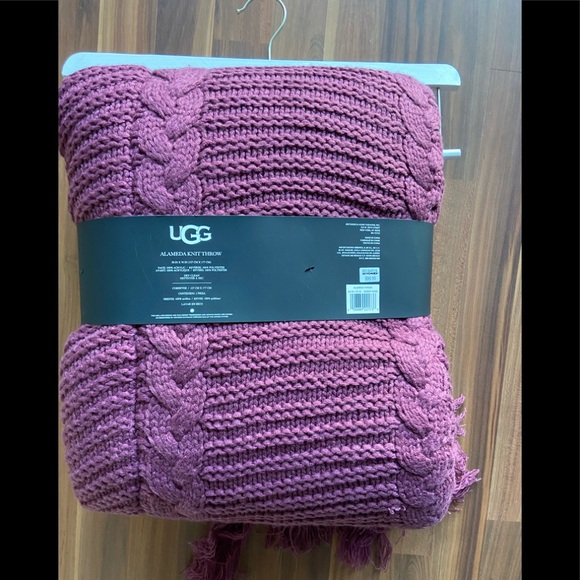 UGG® Alameda Throw Blanket in Dusty Rose - Picture 4 of 6